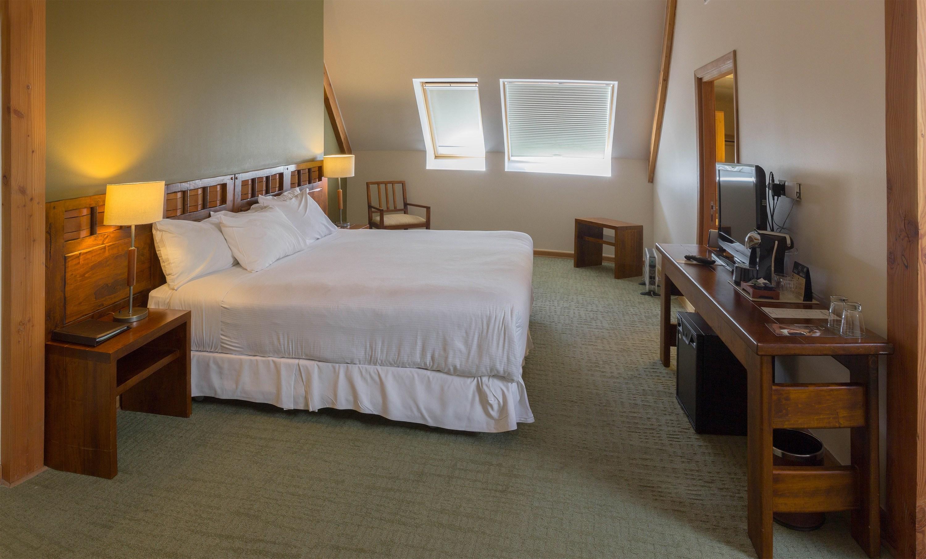 Hotel Cumbres Puerto Varas Exterior foto A room at the Inn at the Opera