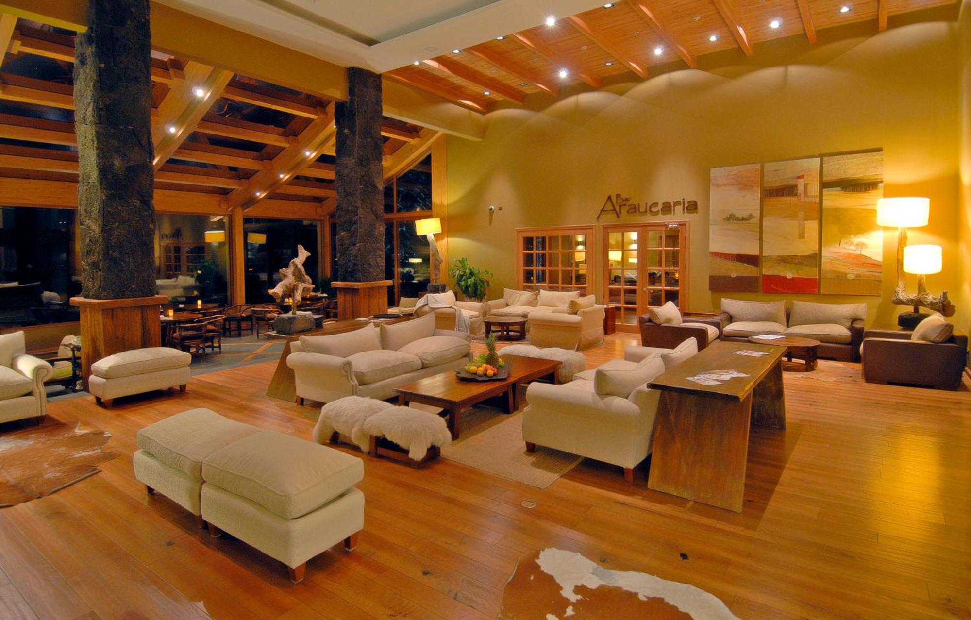 Hotel Cumbres Puerto Varas Exterior foto The lobby of the hotel
