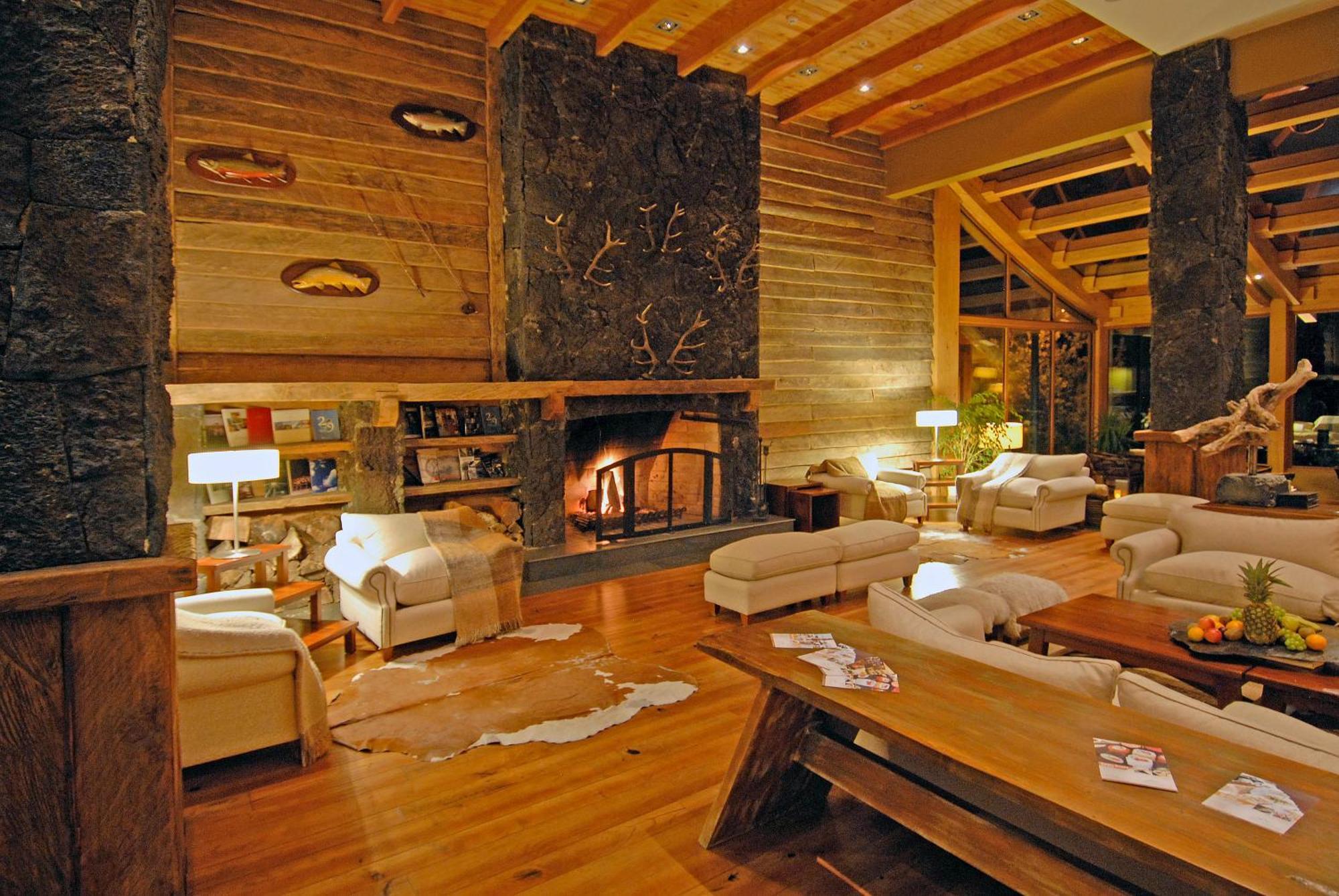 Hotel Cumbres Puerto Varas Exterior foto The lobby at the Hotel Patagonico
