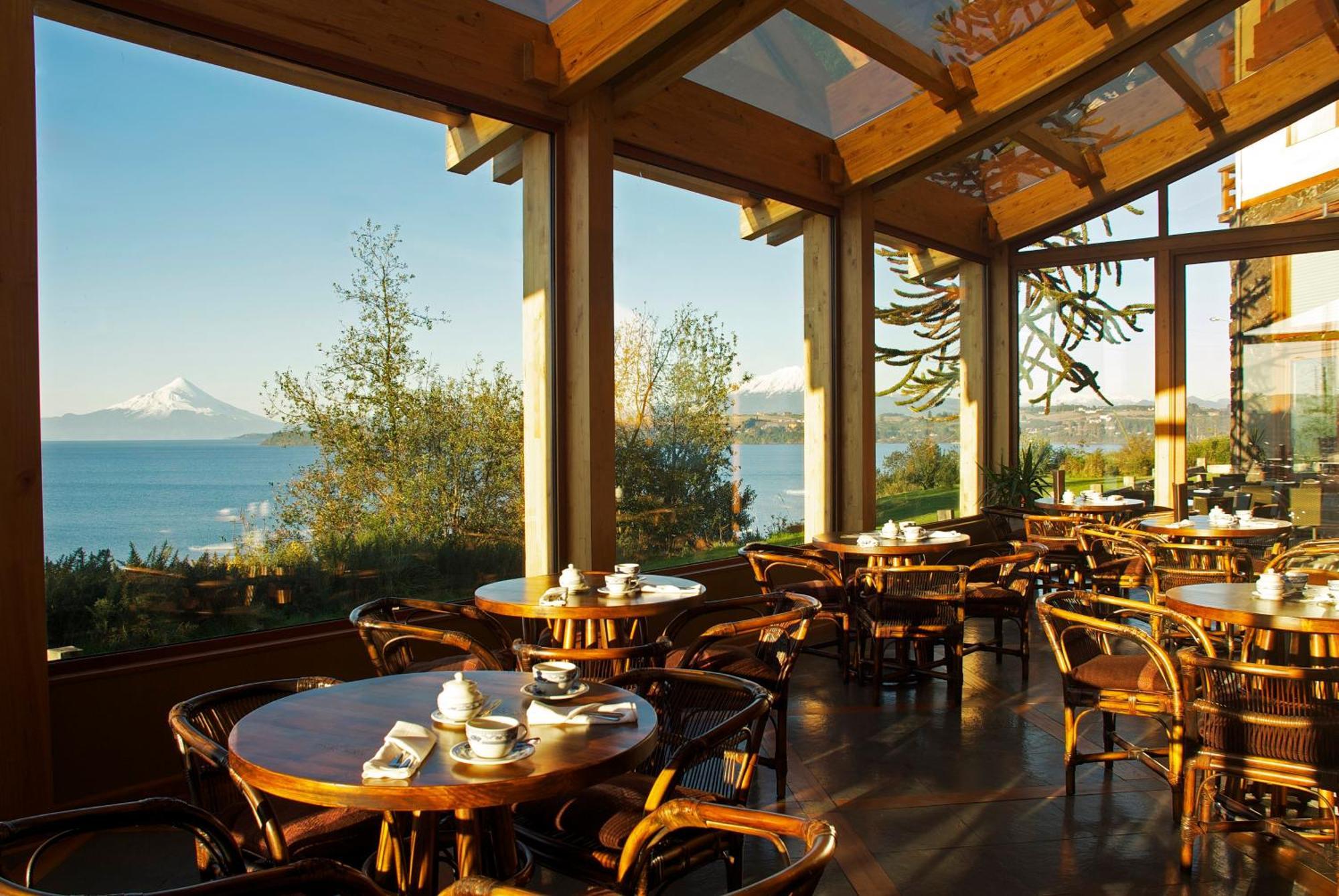 Hotel Cumbres Puerto Varas Exterior foto The restaurant at the Hotel