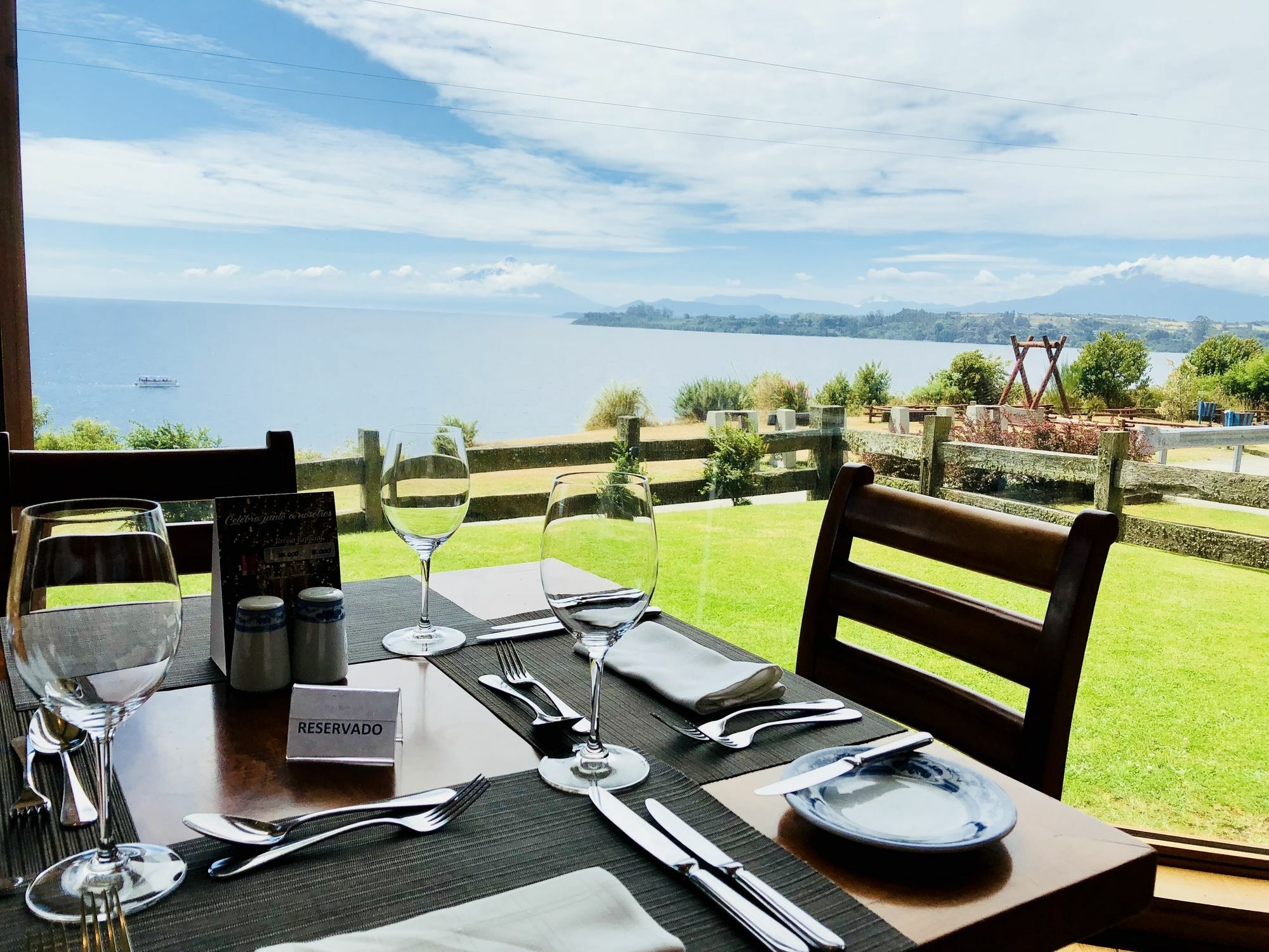 Hotel Cumbres Puerto Varas Exterior foto Restaurant in the hotel